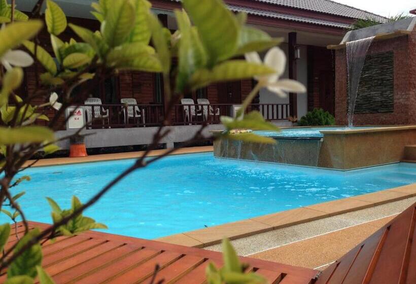 Номер Deluxe Вид на Бассейн, Khum Laanta Resort   Sha Extra Plus