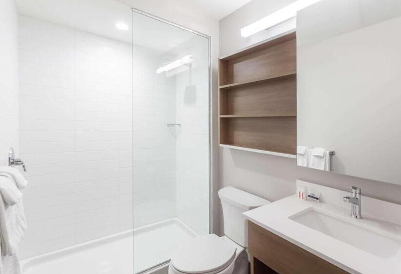 סוויטה, Microtel Casselman