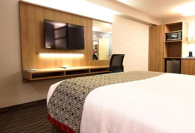 デラックススイート, Microtel Casselman