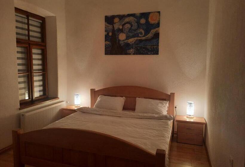 استودیو خانوادگی, Apartmani Aleksandar