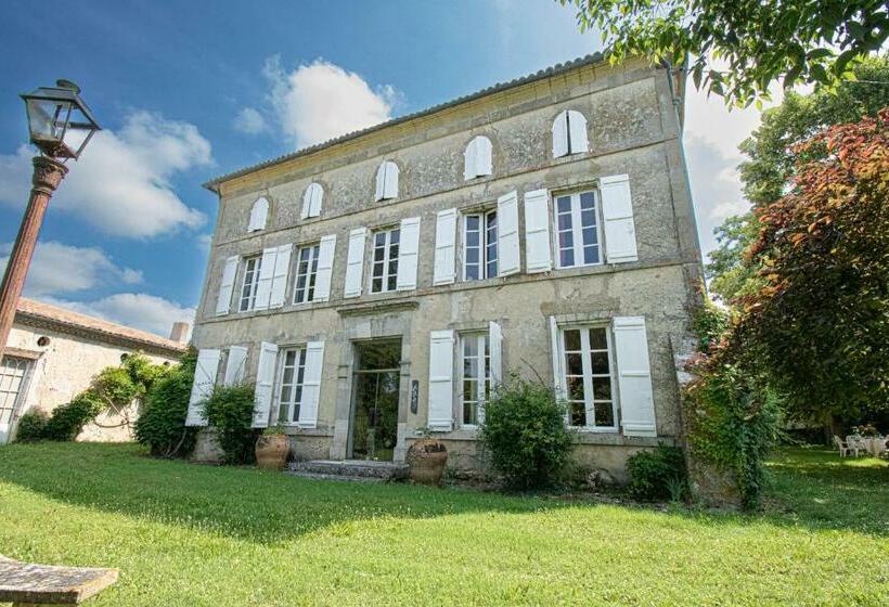Вилла с 1 спальней и бассейном, Maison De Maître Avec Grand Parc Arboré Clos De Murs