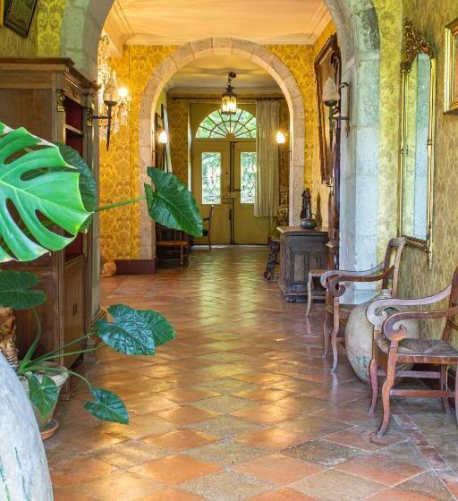 Вилла с 1 спальней и бассейном, Maison De Maître Avec Grand Parc Arboré Clos De Murs