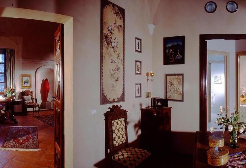 스위트, Castello Di Strambinello
