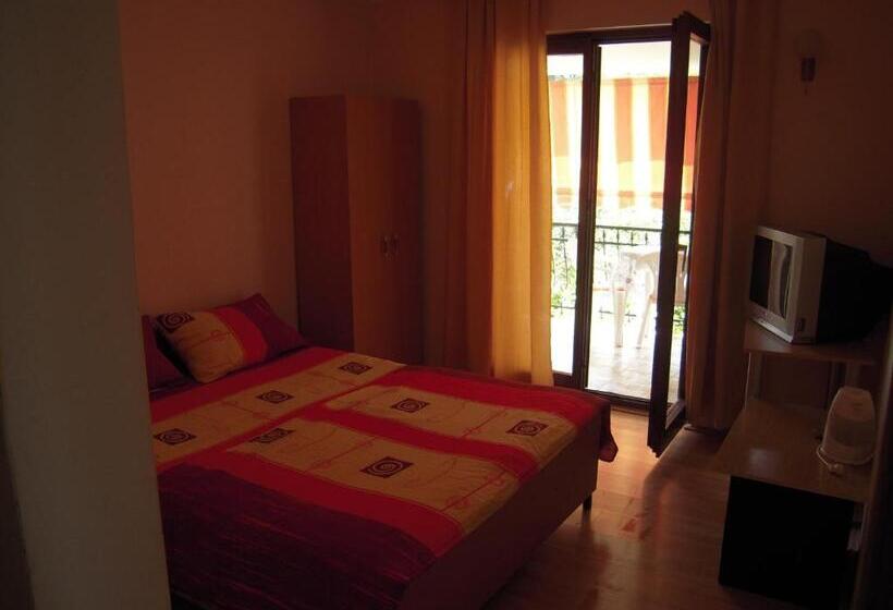 سوئیت جونیور با چشم‌انداز باغ, Lile Pestani Accommodation