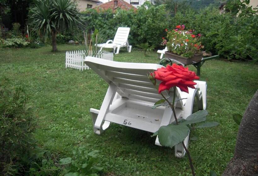 بنگله خانوادگی, Lile Pestani Accommodation