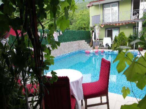 سوئیت با بالکن, Lile Pestani Accommodation