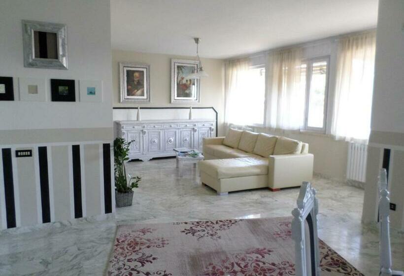 خانه 1 خوابه, Villa Happy Days