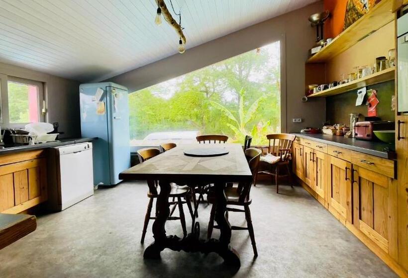 Дом 1 Спальня, Carwyns Surf House