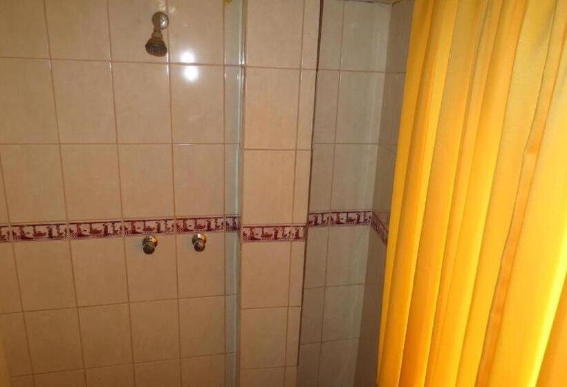 اتاق استاندارد سه نفره, Nery Lodging