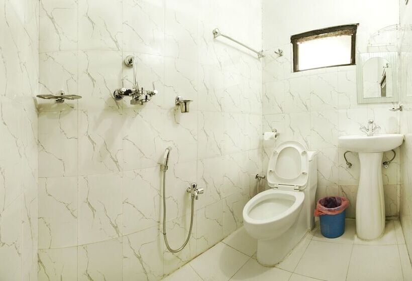 Standard Room, Sauraha Nana