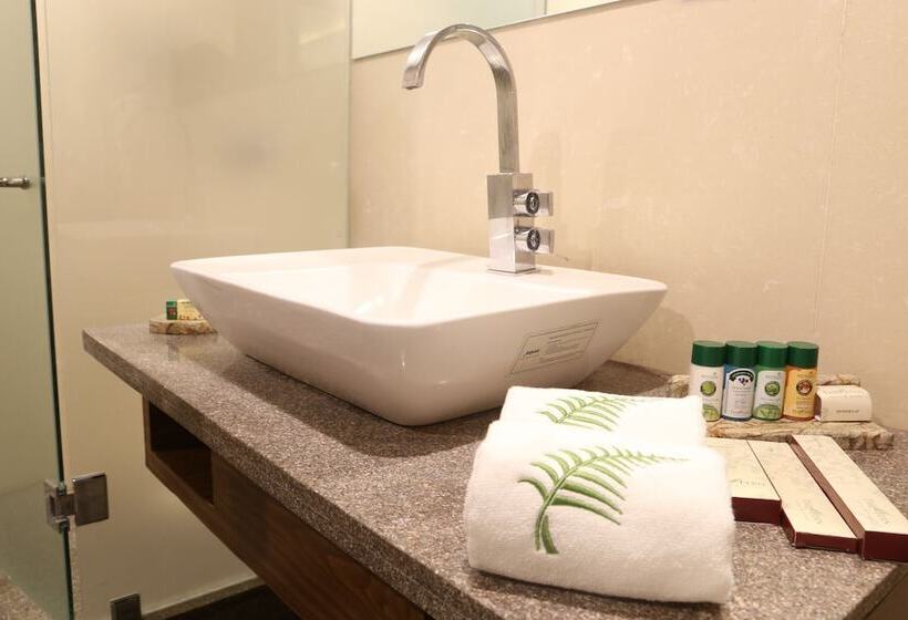Номер Клуб, The Fern Residency Mundra