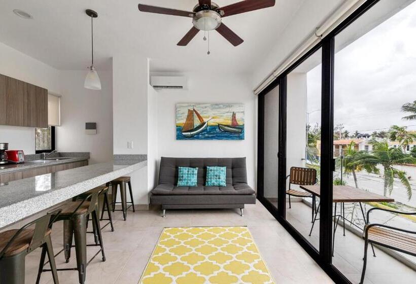 Апартаменты 1 Спальня Вид на Бассейн, Vela S Condos Ocean Front