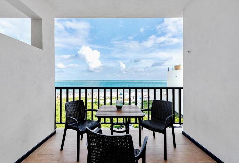 Апартаменты 2 Спальни Вид на Море, Vela S Condos Ocean Front