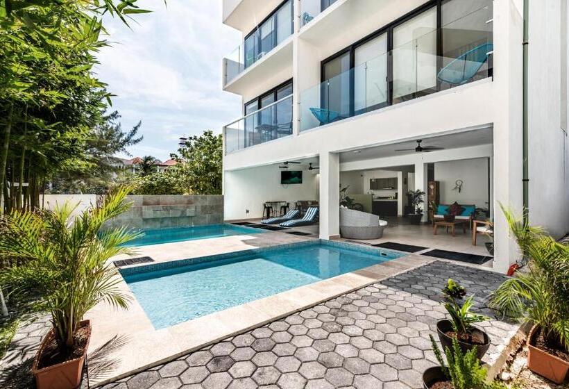 Апартаменты 1 Спальня Вид на Бассейн, Vela S Condos Ocean Front