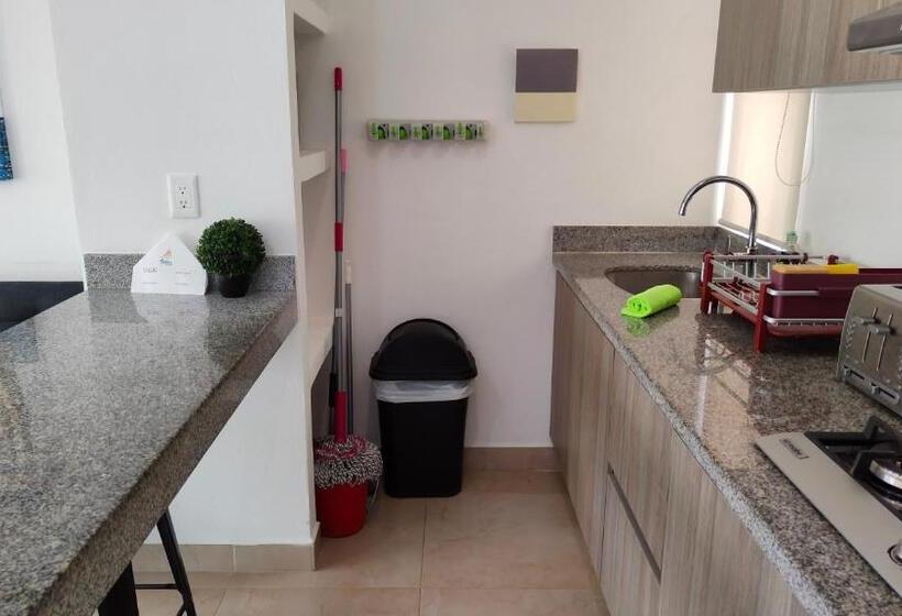 Apartament 1 Sypialnia Widok Basen, Vela S Condos Ocean Front