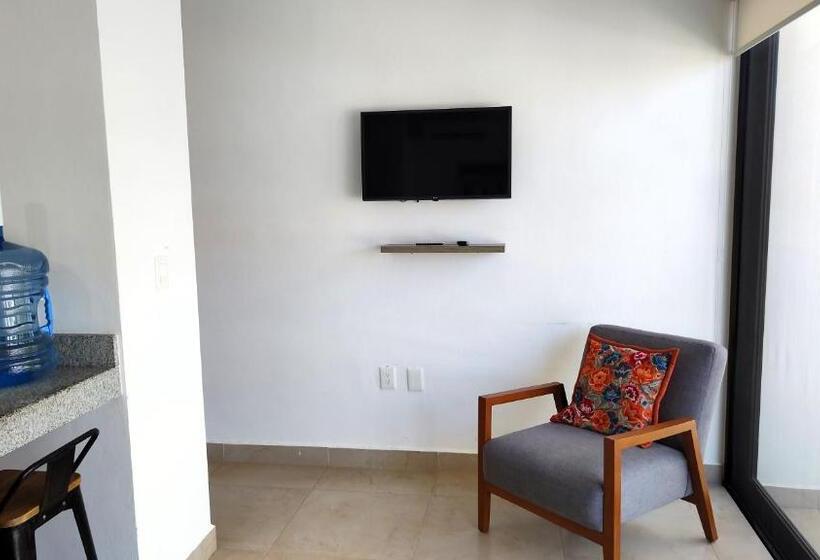 Apartament 1 Sypialnia Widok Boczny Morze, Vela S Condos Ocean Front