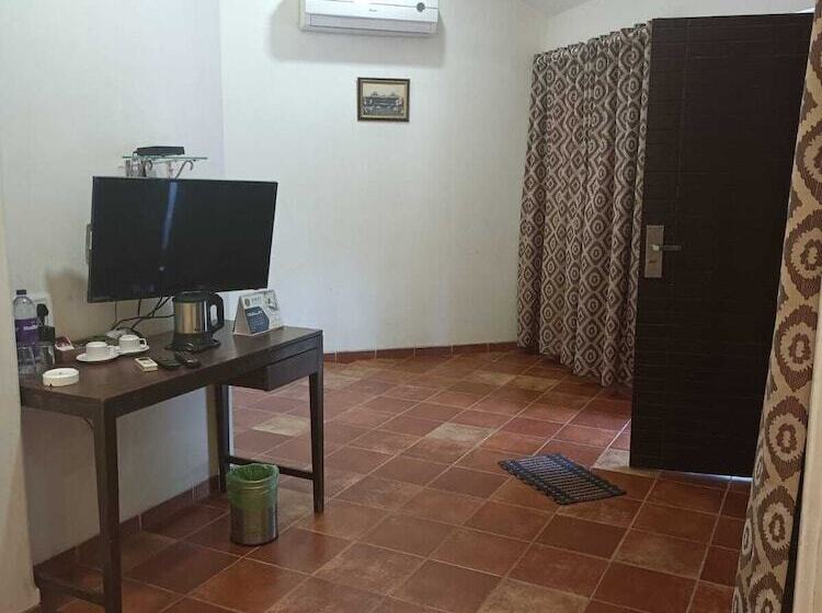 家庭间, Zaras Resort Khandala