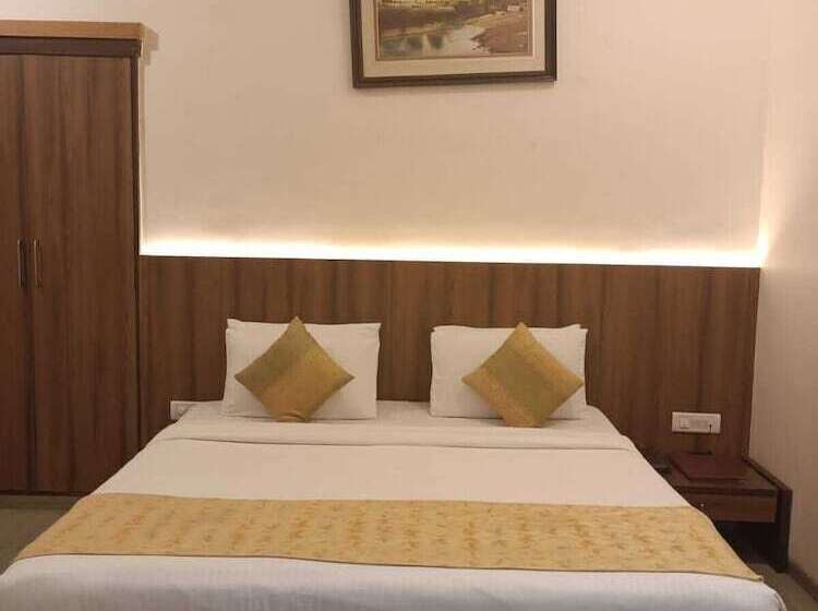 חדר משפחתי, Zaras Resort Khandala