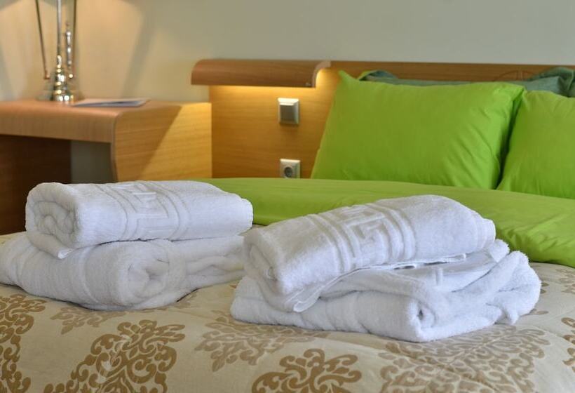Люкс Повышенной Комфортности, Dilofo Hotel Luxury Suites