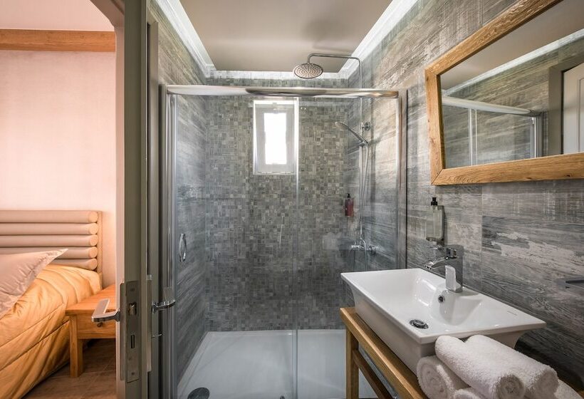 스위트 킹사이즈 침대, Omiros Boutique Hotel   Adults Only