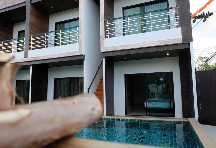 디럭스 룸, Rimnatee Resort Trang