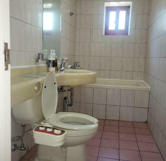 Quarto Estandar, Songwol Park