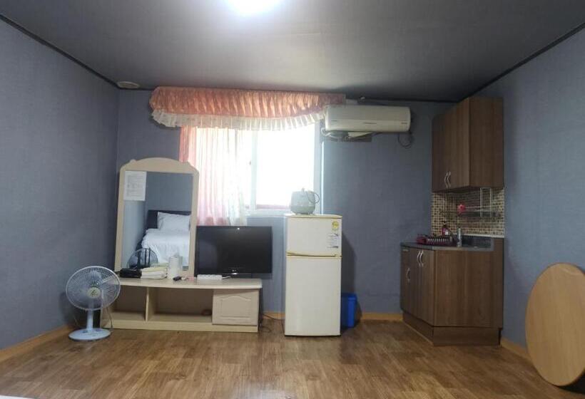 Номер Superior, Songwol Park