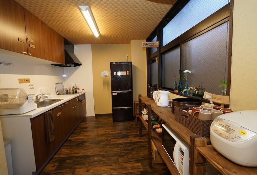 Кровать в Общей Комнате, Guest House Ouka