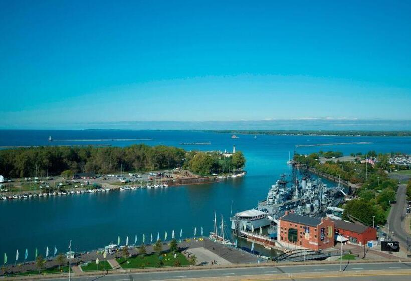 Полулюкс, Buffalo Marriott At Lecom Harborcenter