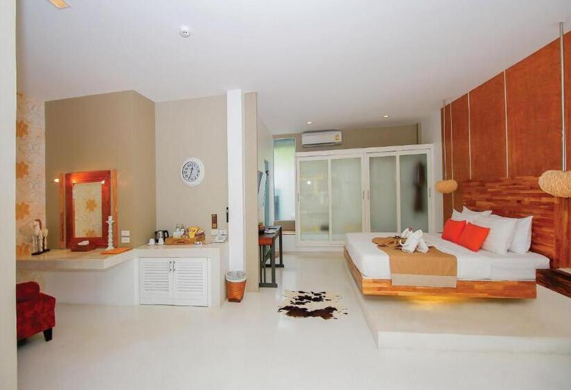 Полулюкс, Summer Luxury Beach Resort & Spa