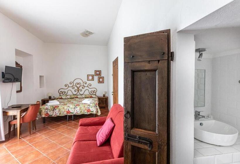 Трехместный Номер Стандарт Вид на Сад, La Locanda Di Adele  Il Giardinetto B&b