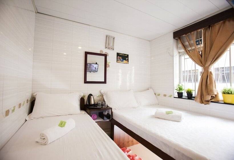اتاق استاندارد سه نفره, Joyous Guest House