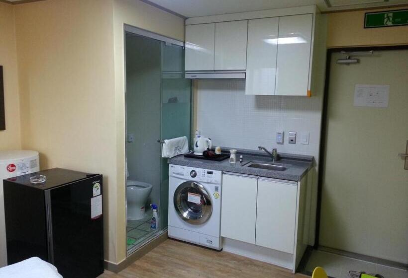 חדר יחיד בסיסי, Cheonggye Haus