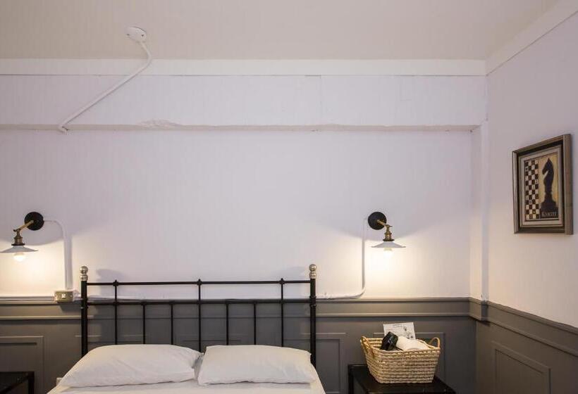 اتاق سوپریور, Mr. Lobster’s Secret Den Design Hostel