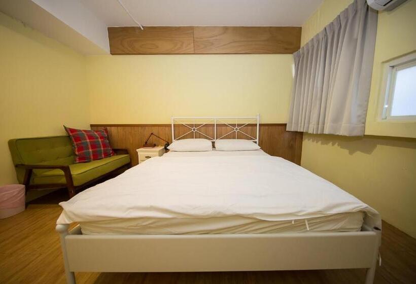اتاق راحتی, Mr. Lobster’s Secret Den Design Hostel