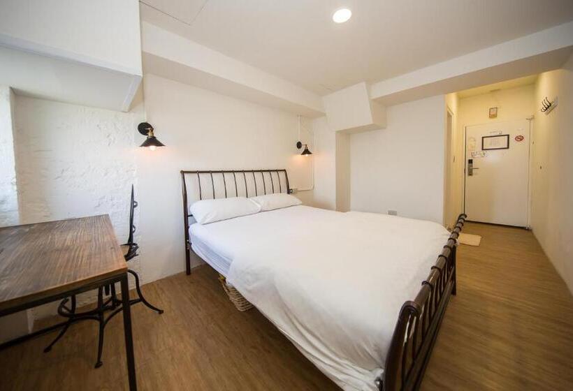 اتاق کلاسیک, Mr. Lobster’s Secret Den Design Hostel