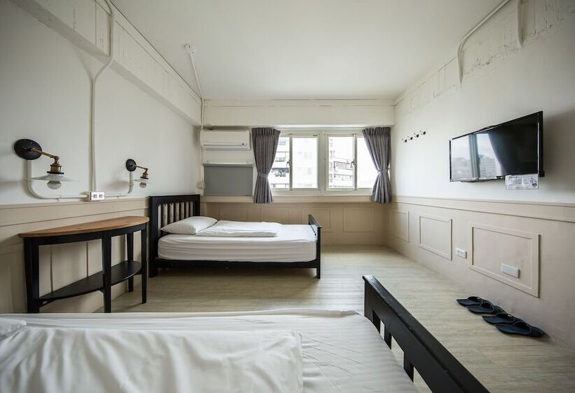 اتاق سوپریور, Mr. Lobster’s Secret Den Design Hostel