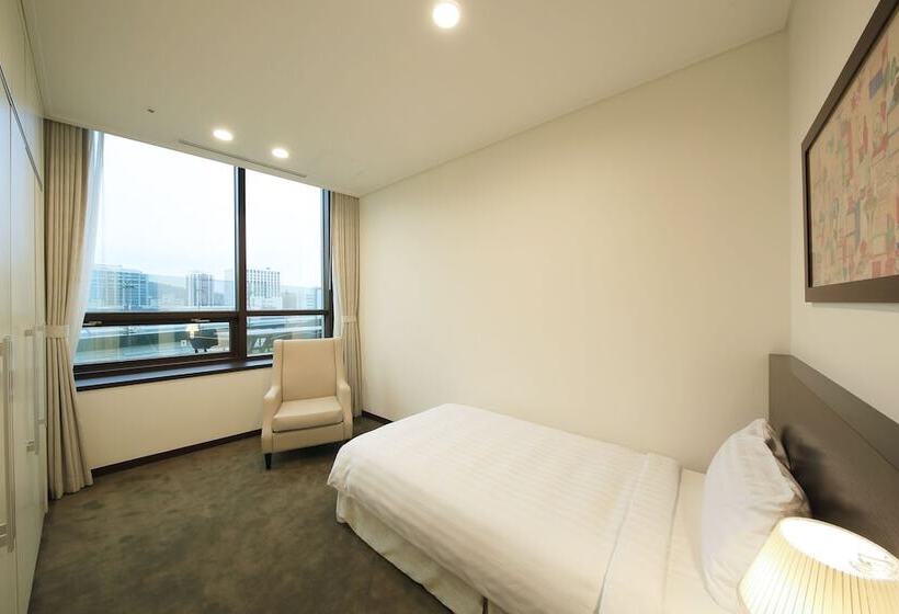 침실 4개 아파트, Orakai Insadong Suites