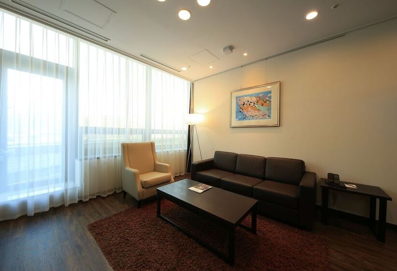 침실 4개 아파트, Orakai Insadong Suites