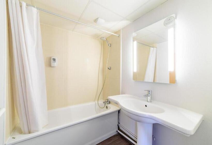 Номер Стандарт, B&b Hotel Besançon Chateaufarine