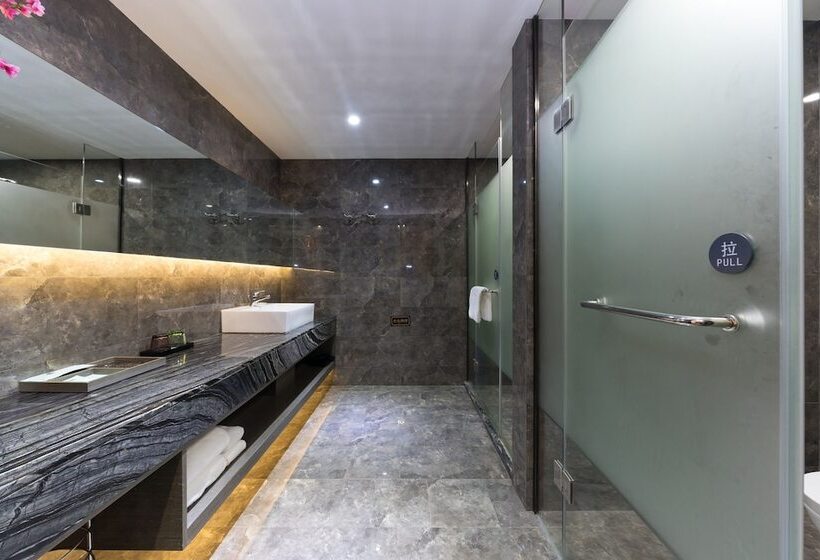 Quarto Estandar, La Quay