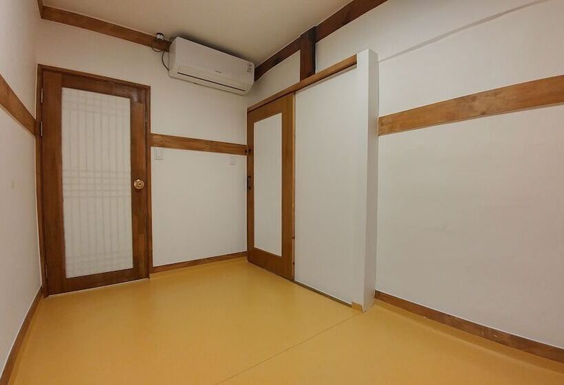 اتاق استاندارد سه نفره, Sophia Hanok Guesthouse