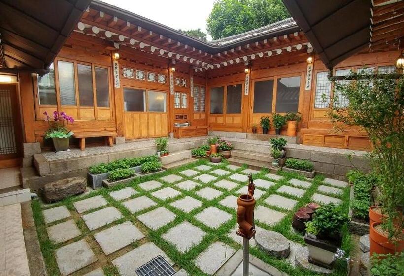 سوییت خانوادگی, Sophia Hanok Guesthouse