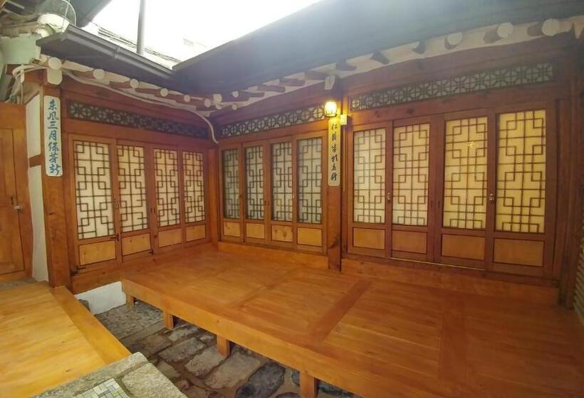 سوییت خانوادگی, Sophia Hanok Guesthouse
