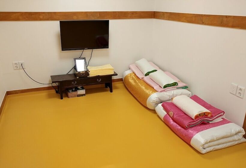 اتاق خانوادگی, Sophia Hanok Guesthouse