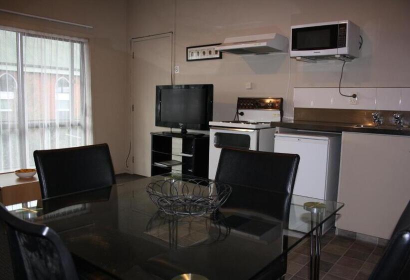 패밀리 아파트, Ashbury Park Motel