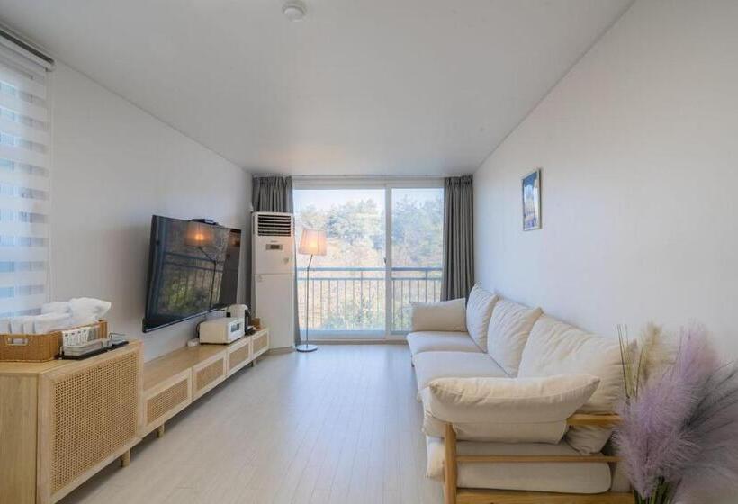 Family Suite, Zio Pinetree