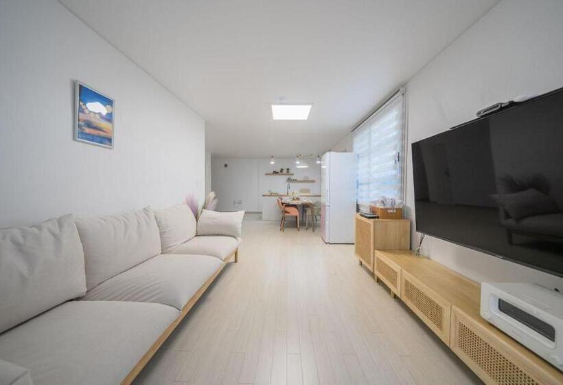 Family Suite, Zio Pinetree