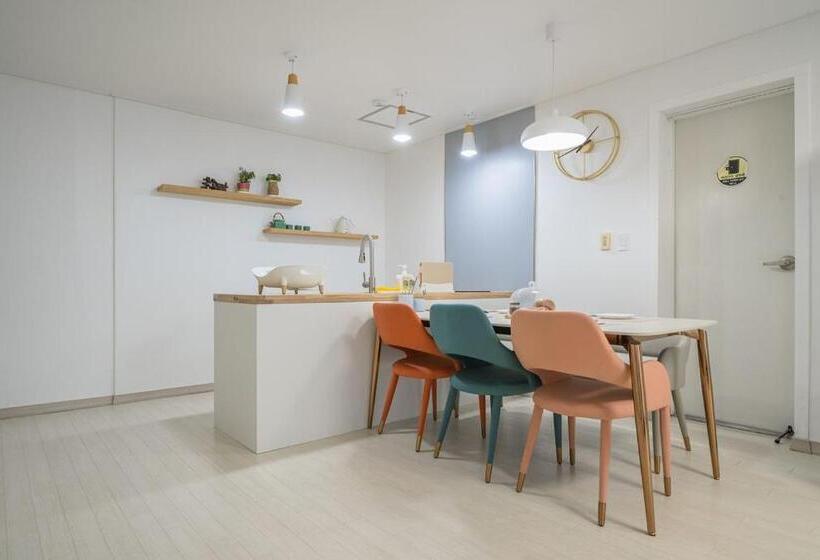 Family Suite, Zio Pinetree