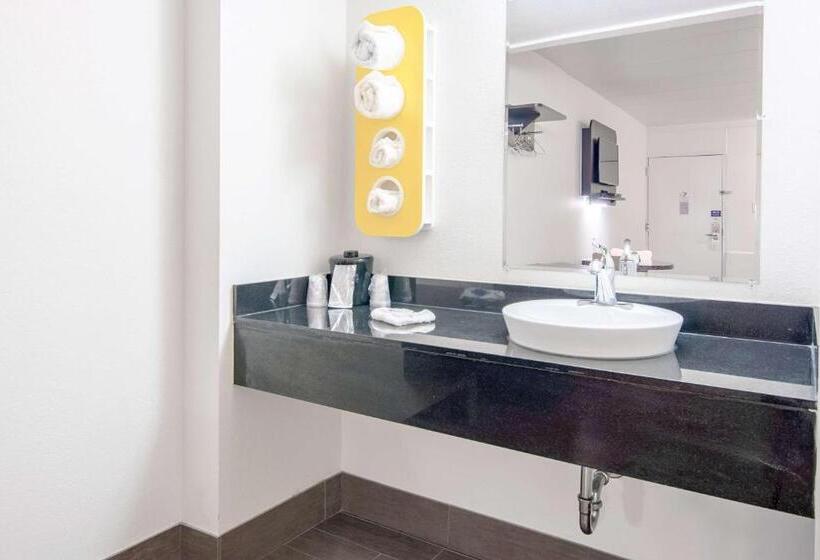 Quarto Deluxe Cama King, Motel 6 Glassboro, Nj   Rowan University